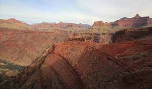 Un sentiero escursionistico nel Grand Canyon.
